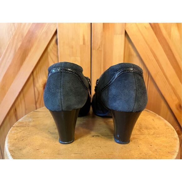 Clarks Artisan Boot Sz 7.5M Low Cut Boots Suede Women 82970 - Picture 4 of 9